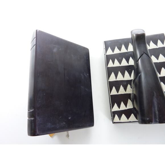 Vintage Bookend Hand Carved Elephants - Picture 4 of 5